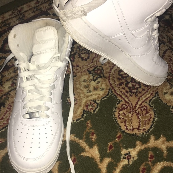 nike uptowns high top